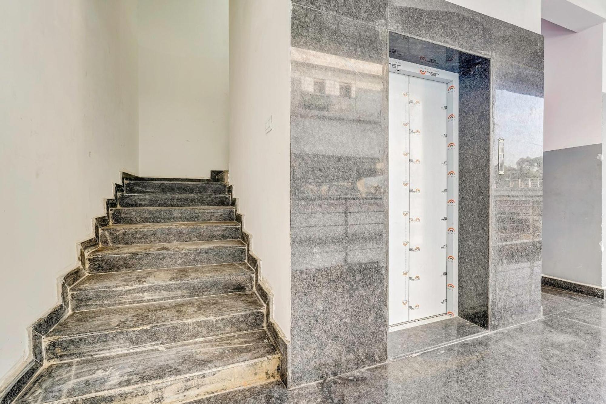 Oyo Flagship Hotel Ayodhya Bangalore Dış mekan fotoğraf